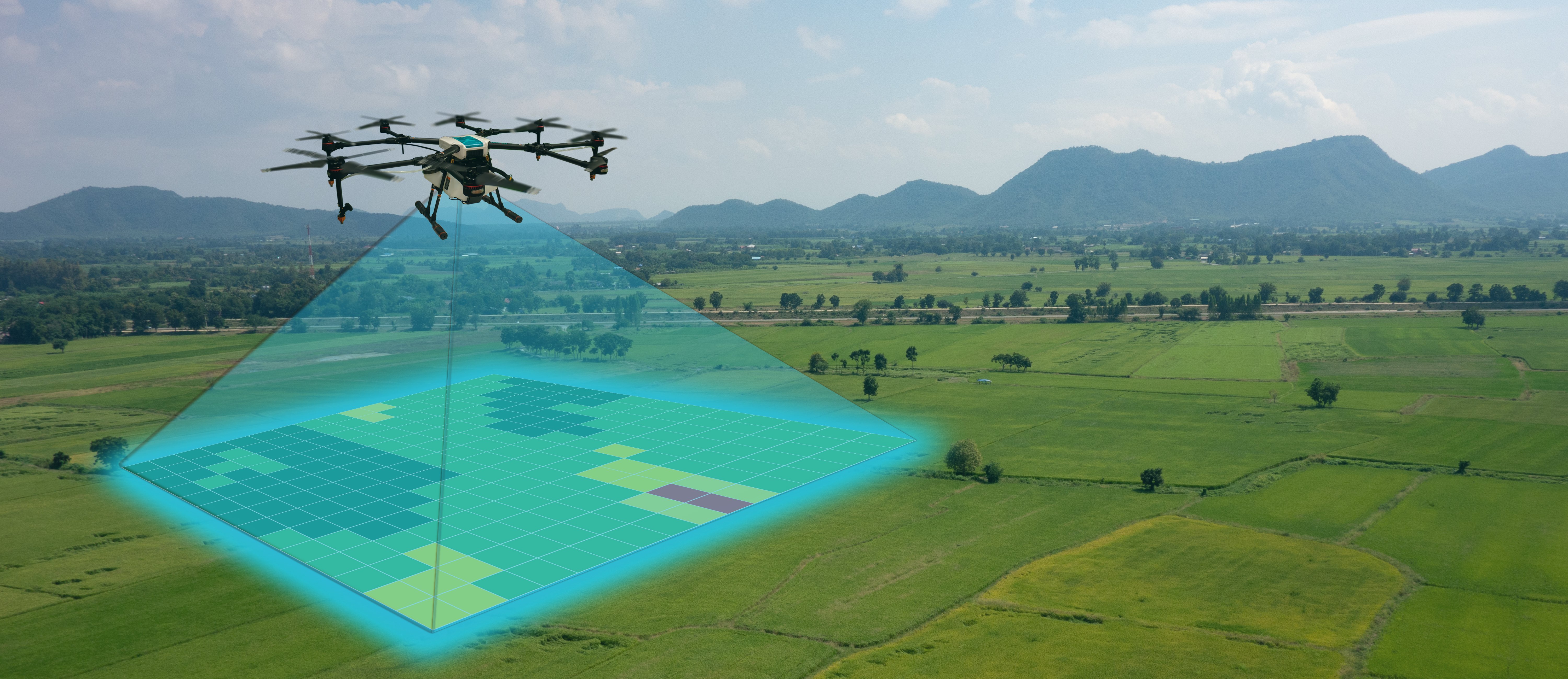 Drone sobrevoando fazendo para fazer geoprocessamento.